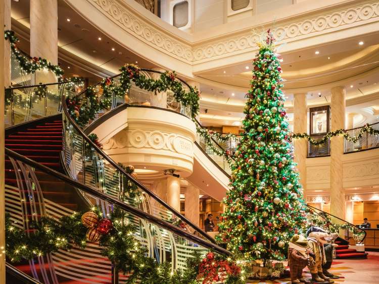 Christmas decorations on board Cunard's Queen Mary 2.
Picture date: Friday December 15, 2017.
Photograph by Christopher Ison ©
07544044177
chris@christopherison.com
www.christopherison.com
Image provided to Cunard with a licence providing full global marketing rights to use this image for advertising, marketing and PR for five years from date of shoot.