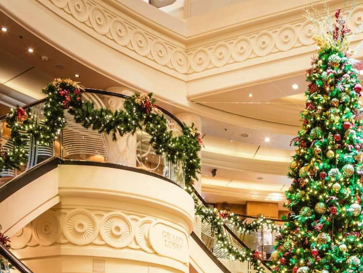 Christmas decorations on board Cunard's Queen Mary 2.
Picture date: Friday December 15, 2017.
Photograph by Christopher Ison ©
07544044177
chris@christopherison.com
www.christopherison.com
Image provided to Cunard with a licence providing full global marketing rights to use this image for advertising, marketing and PR for five years from date of shoot.