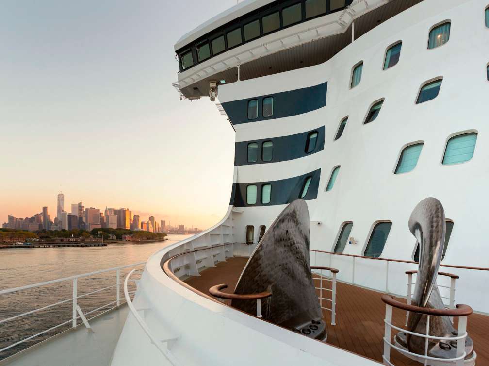 Forward promenade deck on board Queen Mary 2
