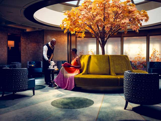 Afternoon Tea in the Grills Lounge, Queen Anne