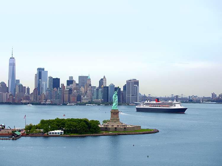 Queen Mary 2 sails into New York city