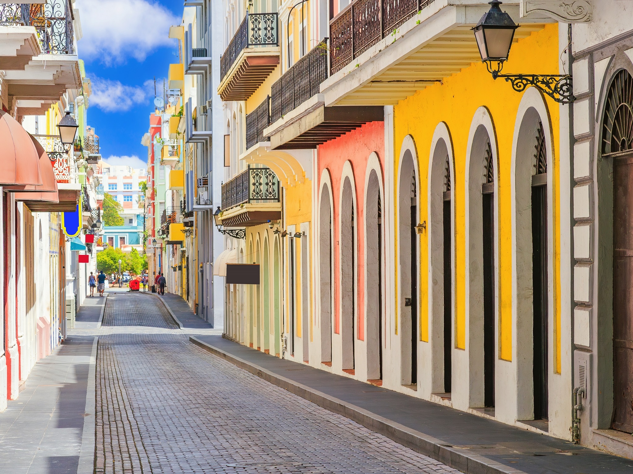 {"metadata_en_GB":{"alt-text":"Colorful buildings line a narrow street in San Juan, Puerto Rico"},"metadata_en_AU":{"alt-text":"Colourful buildings line a narrow street in San Juan, Puerto Rico"},"metadata_en_US":{"alt-text":"Colourful buildings line a narrow street in San Juan, Puerto Rico"}}