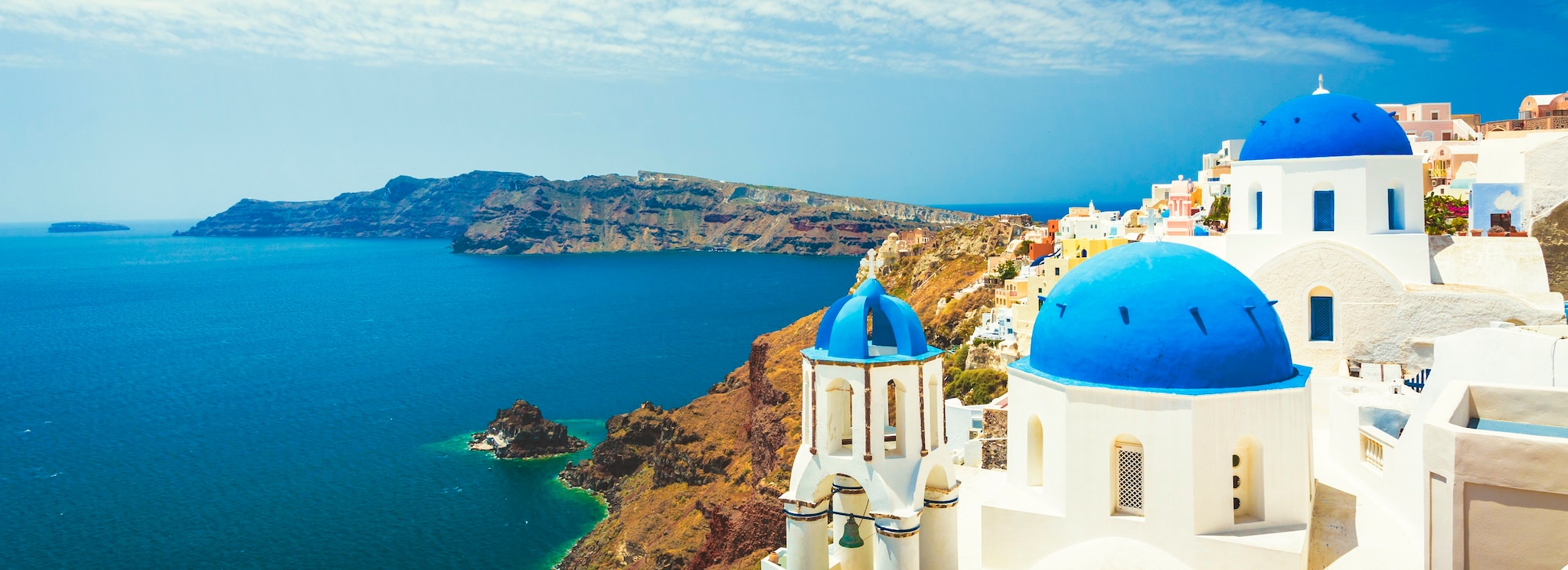 {"metadata_en_GB":{"alt-text":"Church in Oia (Santorini, Greece)."},"metadata_en_AU":{"alt-text":"Church in Oia (Santorini, Greece)."},"metadata_en_US":{"alt-text":"Church in Oia (Santorini, Greece)."}}