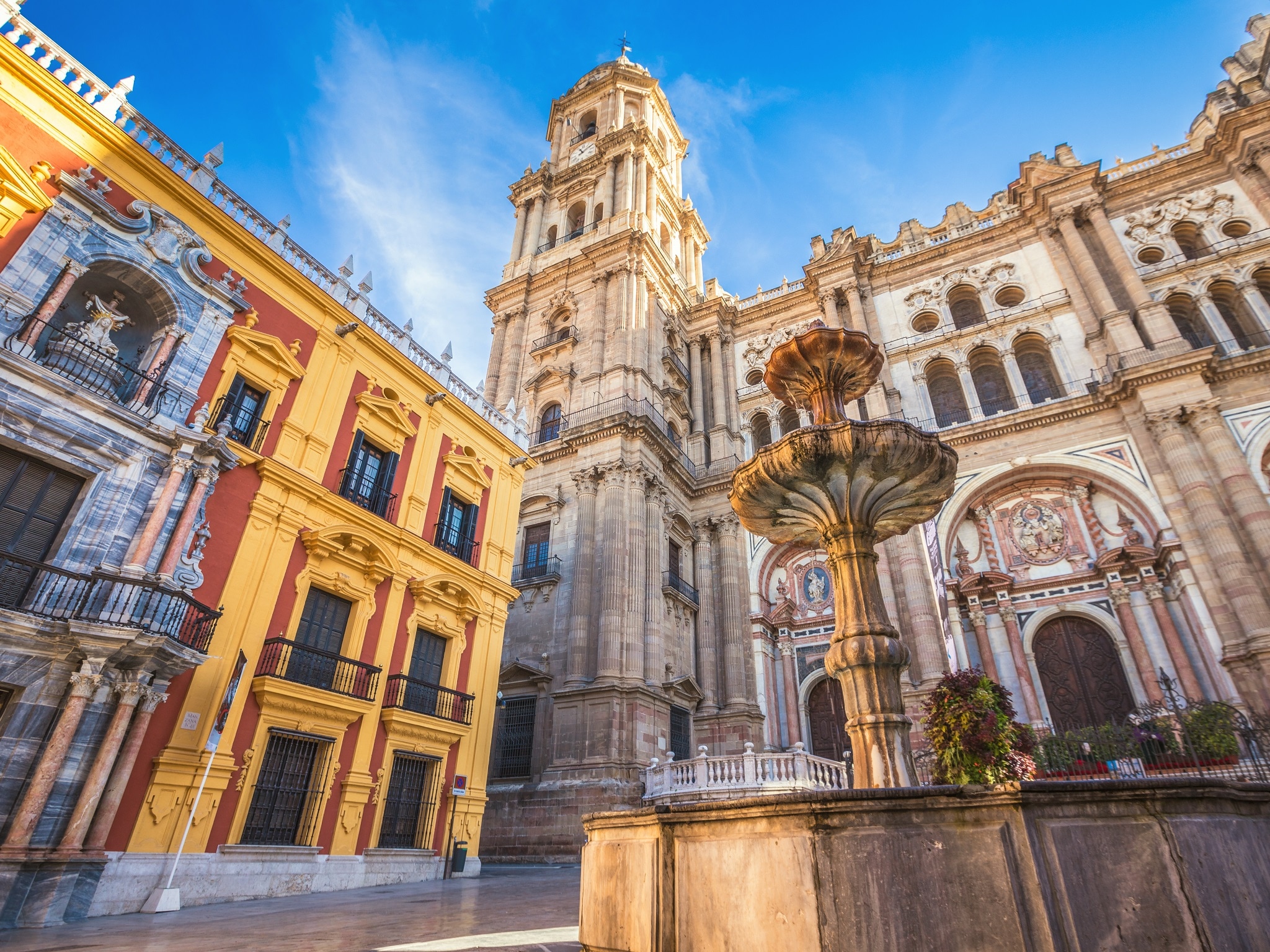 {"metadata_en_GB":{"alt-text":"Square in Malaga in Spain"},"metadata_en_AU":{"alt-text":"Square in Malaga in Spain"},"metadata_en_US":{"alt-text":"Square in Malaga in Spain"}}