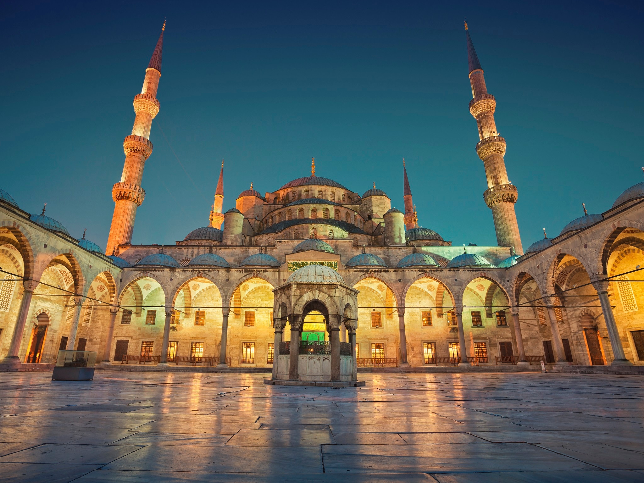 {"metadata_en_GB":{"alt-text":"Image of the Blue Mosque in Istanbul, Turkey during twilight blue hour."},"metadata_en_AU":{"alt-text":"Image of the Blue Mosque in Istanbul, Turkey during twilight blue hour."},"metadata_en_US":{"alt-text":"Image of the Blue Mosque in Istanbul, Turkey during twilight blue hour."}}