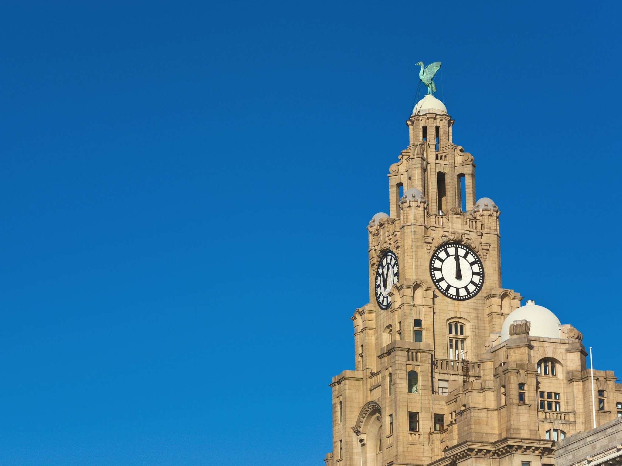 {"metadata_en_GB":{"alt-text":"Liver Building, Liverpool, Merseyside, England"},"metadata_en_AU":{"alt-text":"Liver Building, Liverpool, Merseyside, England"},"metadata_en_US":{"alt-text":"Liver Building, Liverpool, Merseyside, England"}}