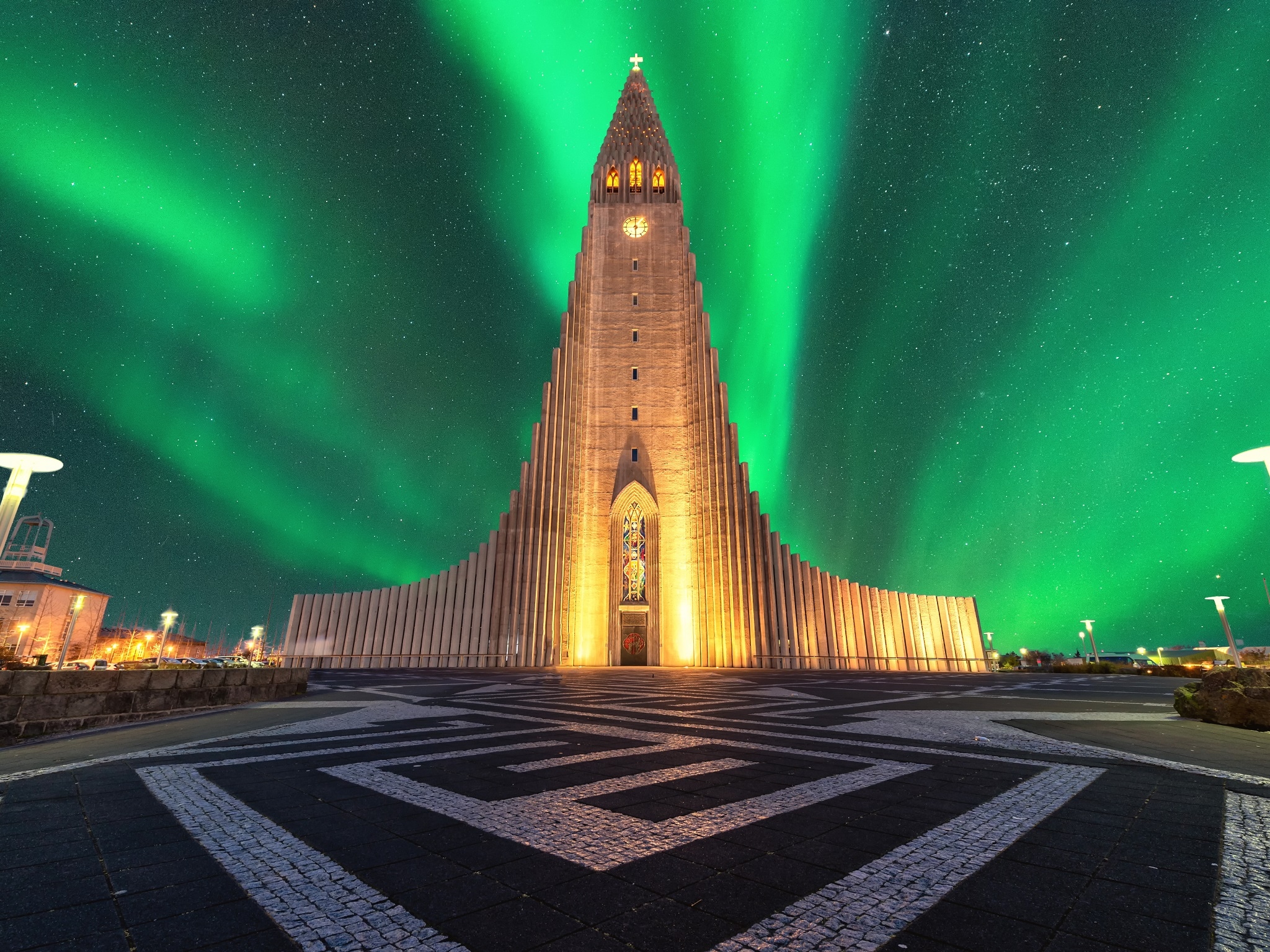 {"metadata_en_GB":{"alt-text":"Aurora Borealis above hallgrimskirkja church in central of Reykjavik capital city in Iceland"},"metadata_en_AU":{"alt-text":"Aurora Borealis above hallgrimskirkja church in central of Reykjavik capital city in Iceland"},"metadata_en_US":{"alt-text":"Aurora Borealis above hallgrimskirkja church in central of Reykjavik capital city in Iceland"}}