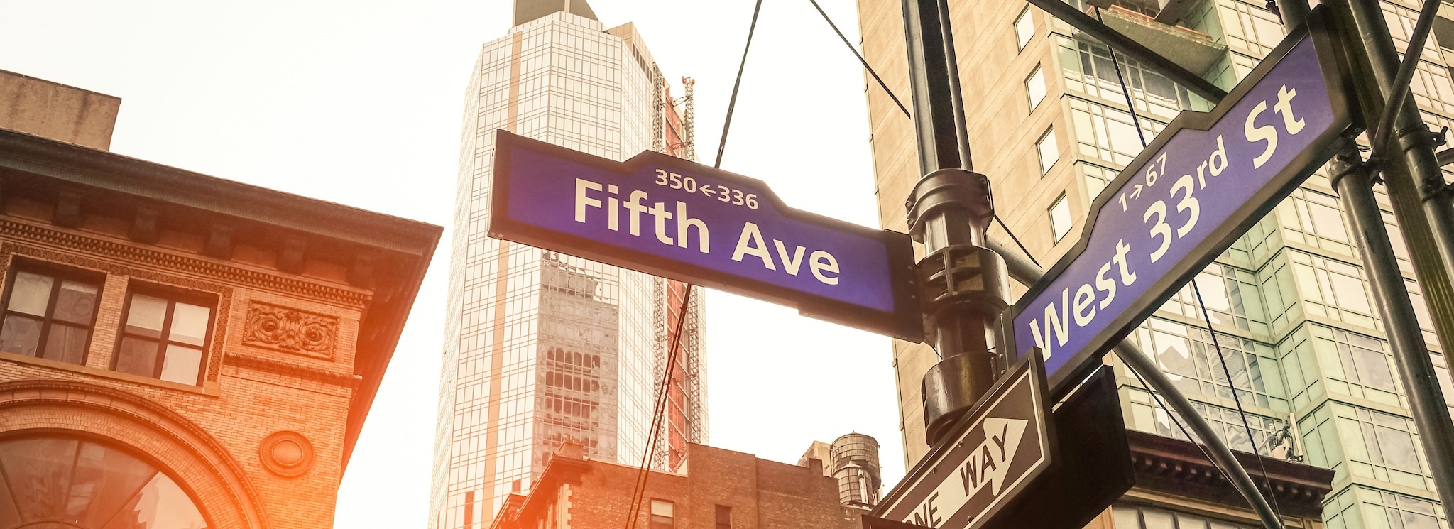 {"metadata_en_GB":{"alt-text":"Fifth Avenue sign in New York City"},"metadata_en_AU":{"alt-text":"Fifth Avenue sign in New York City"},"metadata_en_US":{"alt-text":"Fifth Avenue sign in New York City"}}