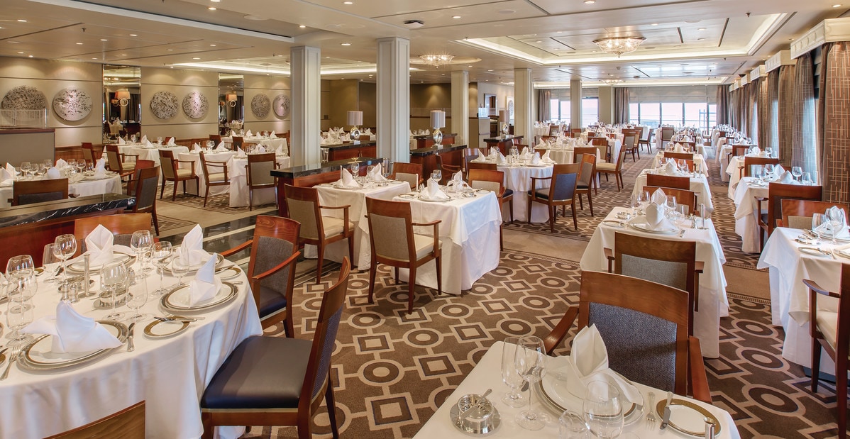 queen mary 2 dressing for dinner dressing for dinner The Discerning Travelers