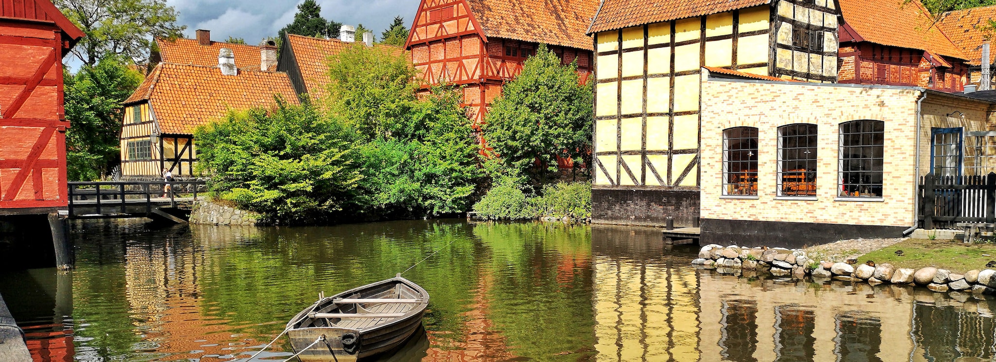 {"metadata_en_GB":{"alt-text":"Timbered houses line the water in Aarhus, Denmark"},"metadata_en_AU":{"alt-text":"Timbered houses line the water in Aarhus, Denmark"},"metadata_en_US":{"alt-text":"Timbered houses line the water in Aarhus, Denmark"}}