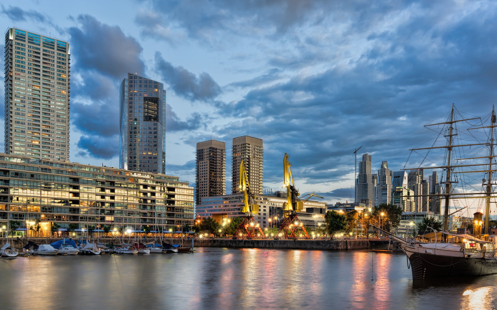 {"metadata_en_GB":{"alt-text":"Skyscrapers in Buenos Aires harbour at sunset"},"metadata_en_AU":{"alt-text":"Skyscrapers in Buenos Aires harbour at sunset"},"metadata_en_US":{"alt-text":"Skyscrapers in Buenos Aires harbour at sunset"}}