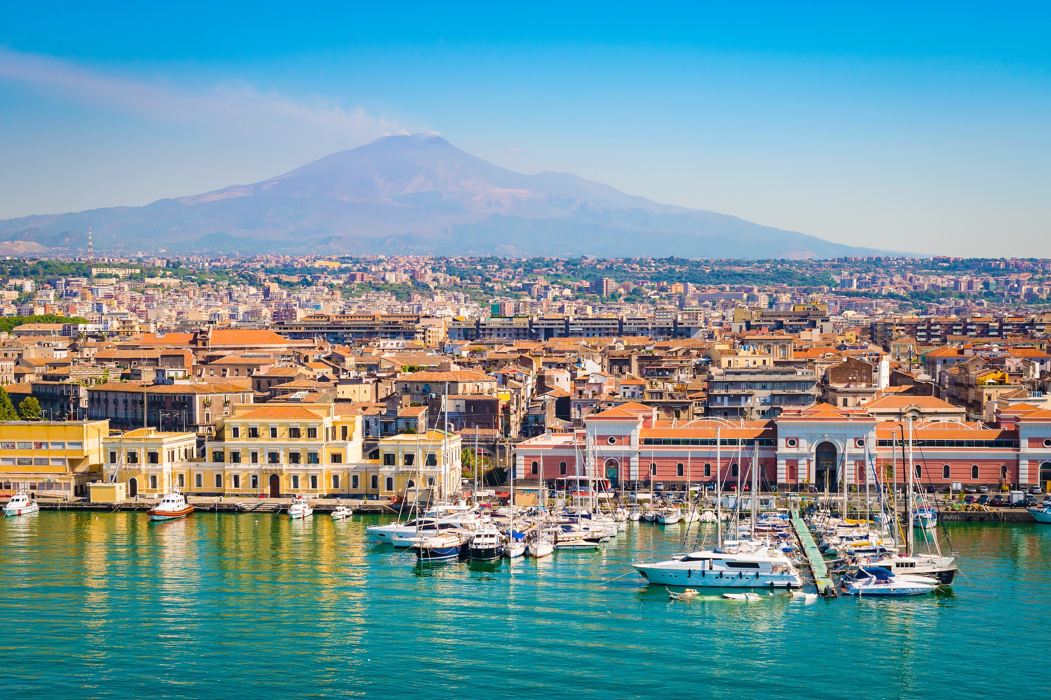 {"metadata_en_GB":{"alt-text":"Catania, Sicily, Italy - Mediterranean cruises"},"metadata_en_AU":{"alt-text":"Catania, Sicily, Italy - Mediterranean cruises"},"metadata_en_US":{"alt-text":"Catania, Sicily, Italy - Mediterranean cruises"}}