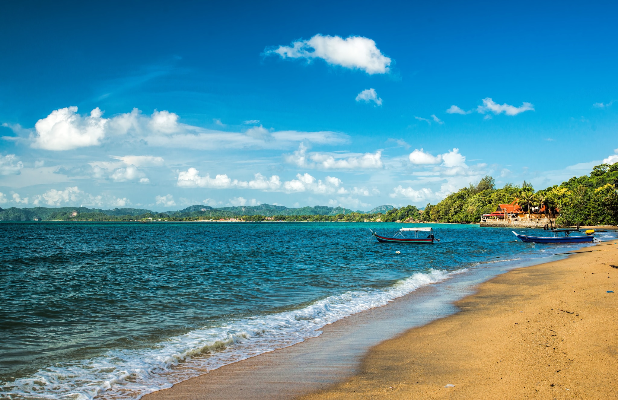 {"metadata_en_GB":{"alt-text":"Scenic view of Langkawi Island, Malaysia, a popular destination known for its stunning natural beauty."},"metadata_de_DE":{"alt-text":" Translator Log in  English  German Scenic view of Langkawi Island, Malaysia, a popular destination known for its stunning natural beauty.  Malerischer Blick auf die Insel Langkawi in Malaysia, ein beliebtes Reiseziel, das für seine atemberaubende natürliche Schönheit bekannt ist."},"metadata_en_AU":{"alt-text":"Scenic view of Langkawi Island, Malaysia, a popular destination known for its stunning natural beauty."},"metadata_en_US":{"alt-text":"Scenic view of Langkawi Island, Malaysia, a popular destination known for its stunning natural beauty."}}