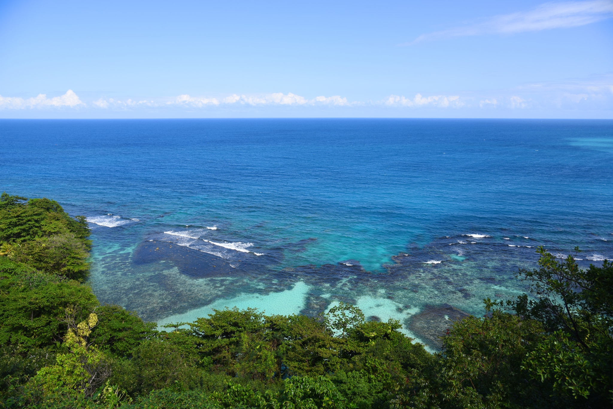 {"metadata_en_GB":{"alt-text":"Scenic view of Ocho Rios Bay in Jamaica, featuring lush tropical foliage overlooking turquoise waters."},"metadata_de_DE":{"alt-text":"Malerischer Blick auf die Bucht von Ocho Rios in Jamaika mit üppiger tropischer Vegetation und Blick auf türkisfarbenes Wasser."},"metadata_en_AU":{"alt-text":"Scenic view of Ocho Rios Bay in Jamaica, featuring lush tropical foliage overlooking turquoise waters."},"metadata_en_US":{"alt-text":"Scenic view of Ocho Rios Bay in Jamaica, featuring lush tropical foliage overlooking turquoise waters."}}