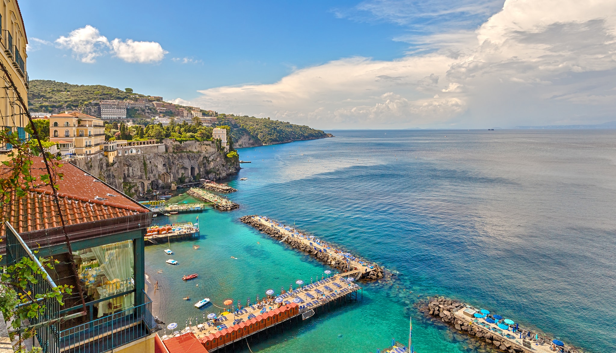 {"metadata_en_GB":{"alt-text":"Sorrento, Italy - Mediterranean cruises"},"metadata_en_AU":{"alt-text":"Sorrento, Italy - Mediterranean cruises"},"metadata_en_US":{"alt-text":"Sorrento, Italy - Mediterranean cruises"}}
