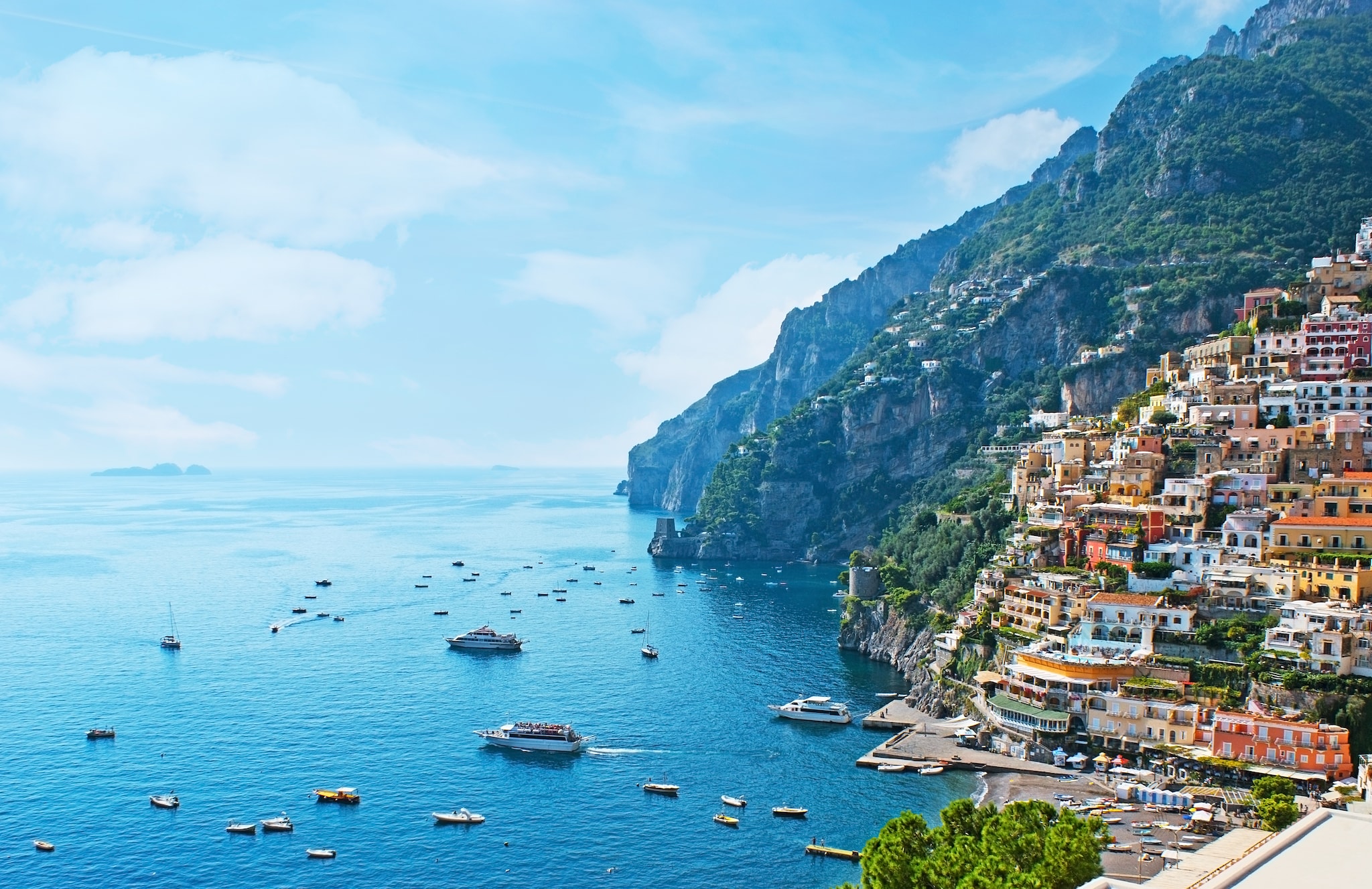 {"metadata_en_GB":{"alt-text":"Salerno, Italy - Mediterranean cruises"},"metadata_en_AU":{"alt-text":"Salerno, Italy - Mediterranean cruises"},"metadata_en_US":{"alt-text":"Salerno, Italy - Mediterranean cruises"}}