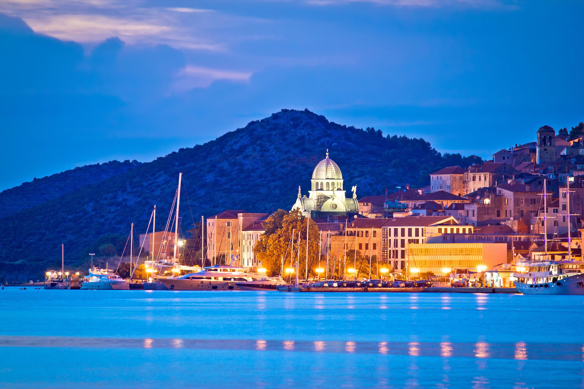 {"metadata_en_GB":{"alt-text":"Sibenik, Croatia - Mediterranean cruises"},"metadata_en_AU":{"alt-text":"Sibenik, Croatia - Mediterranean cruises"},"metadata_en_US":{"alt-text":"Sibenik, Croatia - Mediterranean cruises"}}