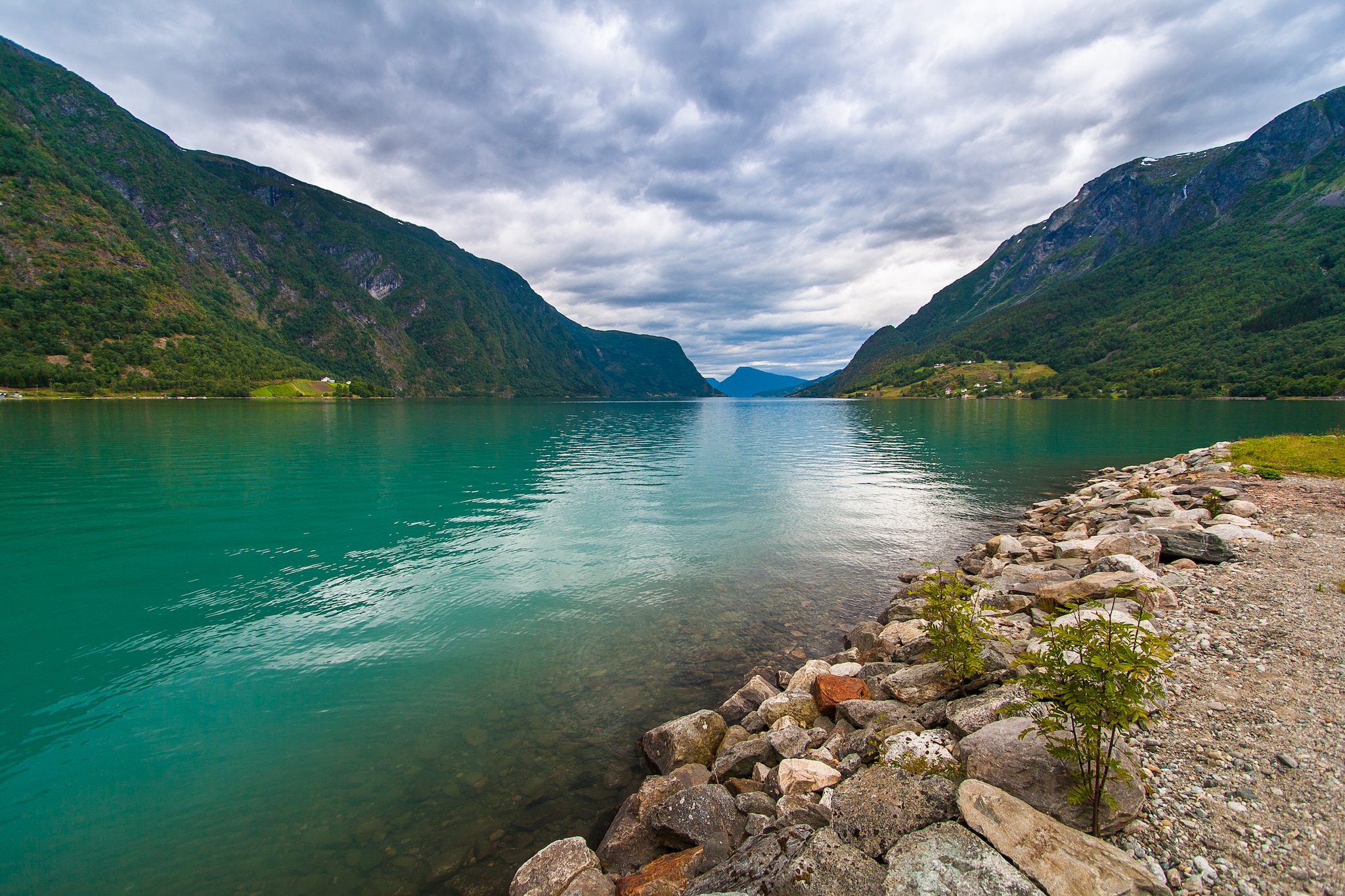{"metadata_en_GB":{"alt-text":"Sognefjord, King of the Fjords, Norway"},"metadata_de_DE":{"alt-text":"Sognefjord, König der Fjorde, Norwegen"},"metadata_en_AU":{"alt-text":"Sognefjord, King of the Fjords, Norway"},"metadata_en_US":{"alt-text":"Sognefjord, King of the Fjords, Norway"},"metadata_ja_JP":{"alt-text":"Fiyorudo no ō, noruu~ē, sogunefiyorudo"}}