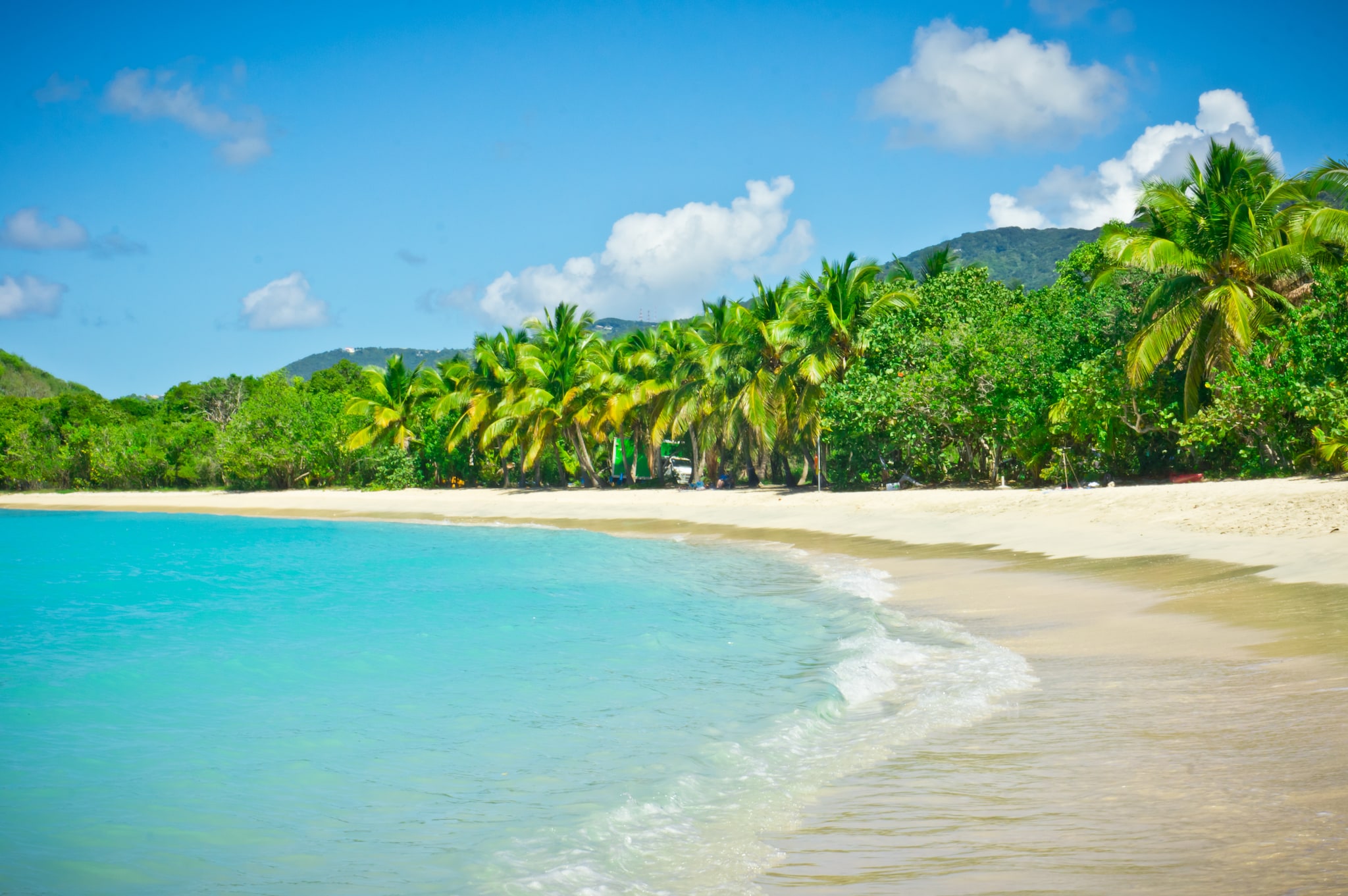 {"metadata_en_GB":{"alt-text":"Jungle-lined white-sand beach near Road Town, Tortola, Caribbean"},"metadata_de_DE":{"alt-text":"Von Dschungel gesäumter weißer Sandstrand in der Nähe von Road Town, Tortola, Karibik"},"metadata_en_AU":{"alt-text":"Jungle-lined white-sand beach near Road Town, Tortola, Caribbean"},"metadata_en_US":{"alt-text":"Jungle-lined white-sand beach near Road Town, Tortola, Caribbean"},"metadata_ja_JP":{"alt-text":"Karibukai, torutora shima, rōdotaun chikaku no janguru ni kakoma reta shiroi sunahama"}}