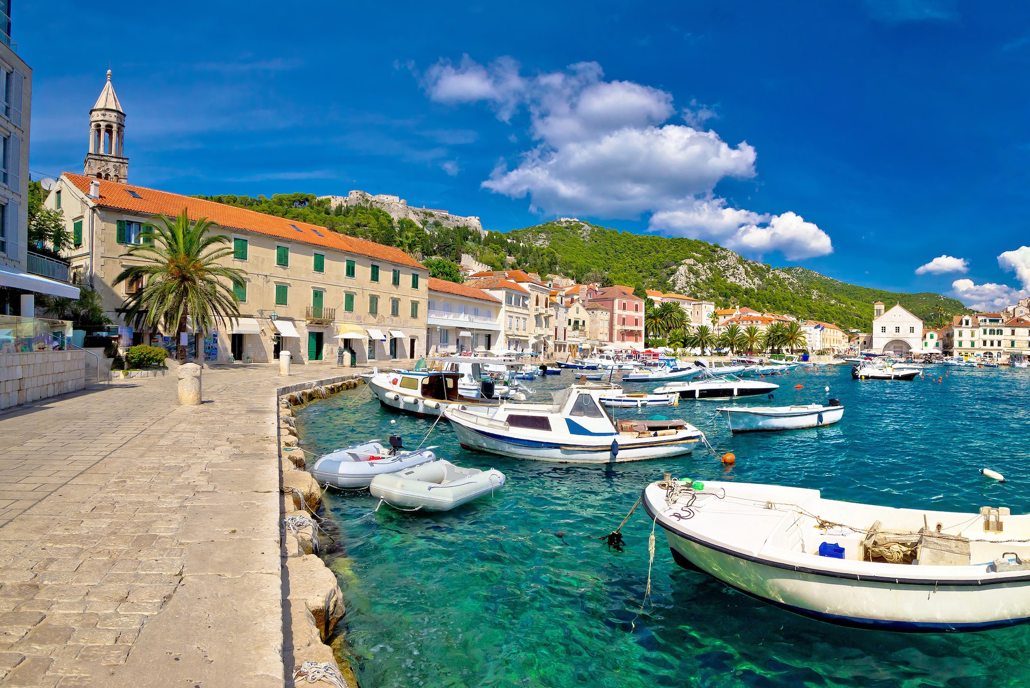 {"metadata_en_GB":{"alt-text":"Hvar, Croatia - Mediterranean cruises"},"metadata_en_AU":{"alt-text":"Hvar, Croatia - Mediterranean cruises"},"metadata_en_US":{"alt-text":"Hvar, Croatia - Mediterranean cruises"}}