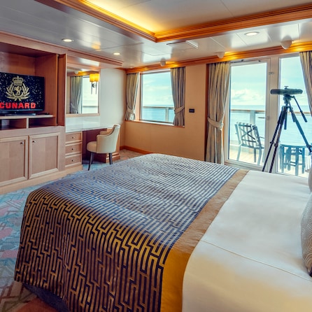 Grand Suite bedroom on Queen Elizabeth