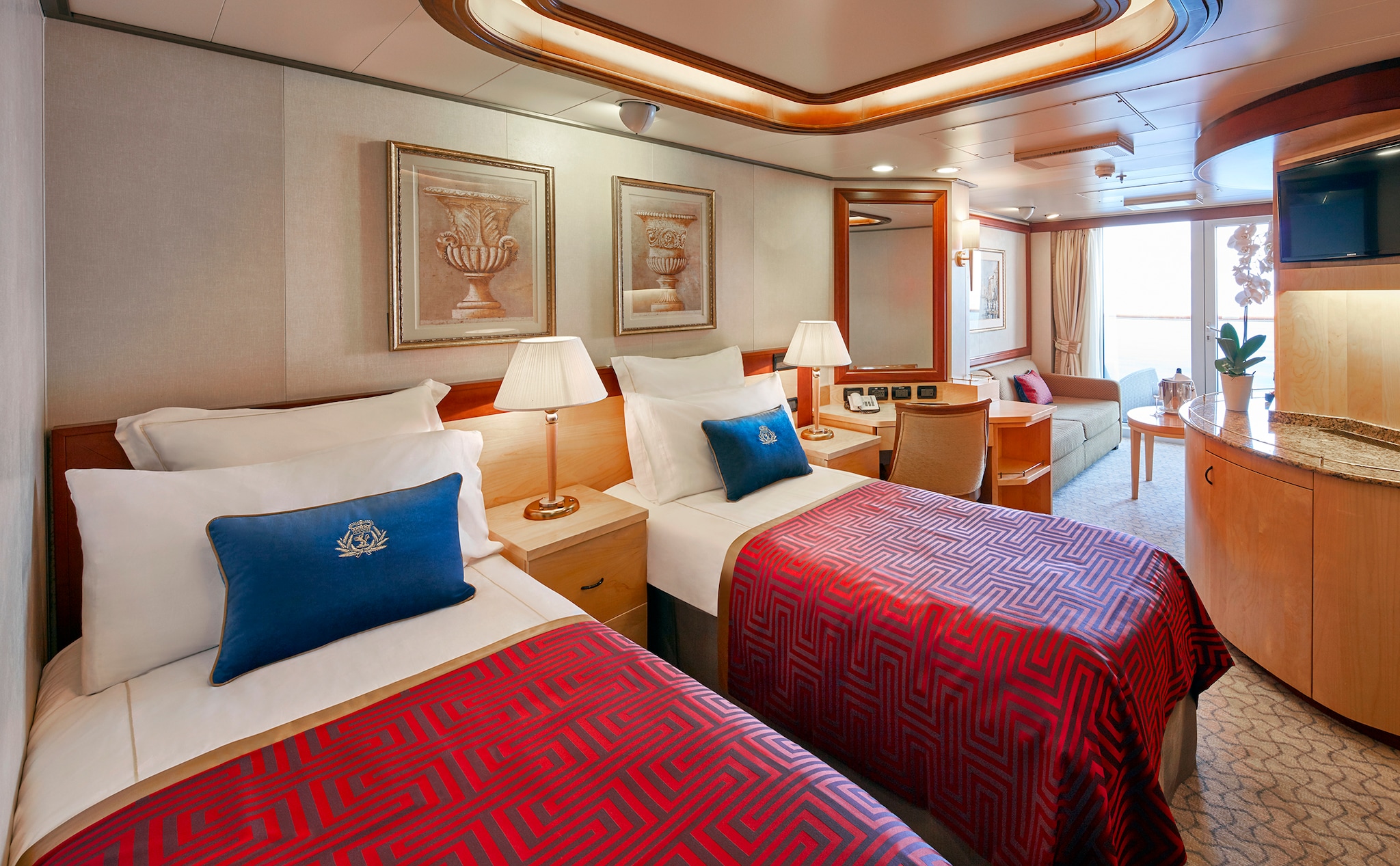 {"metadata_en_GB":{"alt-text":"A typical Princess Grill Suite on Queen Victoria, in twin bed configuration, showing twin beds, bar, living area and balcony access"},"metadata_en_AU":{"alt-text":"A typical Princess Grill Suite on Queen Victoria, in twin bed configuration, showing twin beds, bar, living area and balcony access"},"metadata_en_US":{"alt-text":"A typical Princess Grill Suite on Queen Victoria, in twin bed configuration, showing twin beds, bar, living area and balcony access"}}