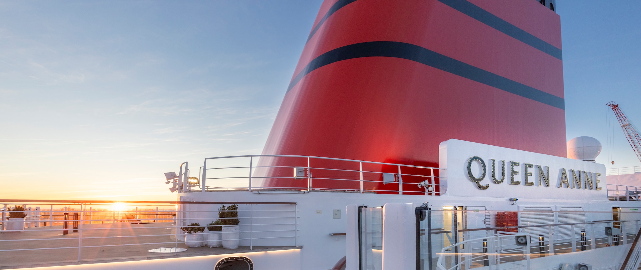 {"metadata_en_GB":{"alt-text":"Queen Anne's funnel at sunrise"},"metadata_en_AU":{"alt-text":"Queen Anne's funnel at sunrise"},"metadata_en_US":{"alt-text":"Queen Anne's funnel at sunrise"}}