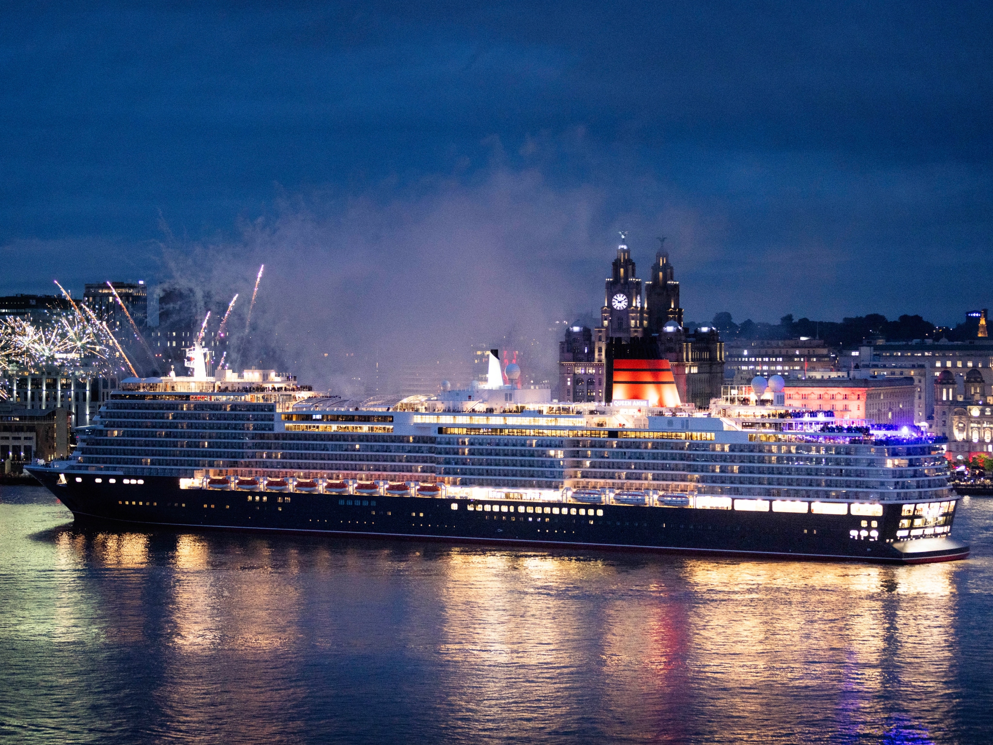 {"metadata_en_GB":{"alt-text":"Queen Anne in Liverpool"},"metadata_en_AU":{"alt-text":"Queen Anne in Liverpool"},"metadata_en_US":{"alt-text":"Queen Anne in Liverpool"}}