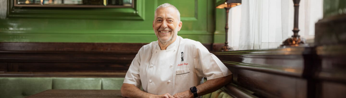 {"metadata_en_GB":{"alt-text":"Chef Michel Roux at Le Gavroche"},"metadata_en_AU":{"alt-text":"Chef Michel Roux at Le Gavroche"},"metadata_en_US":{"alt-text":"Chef Michel Roux at Le Gavroche"}}