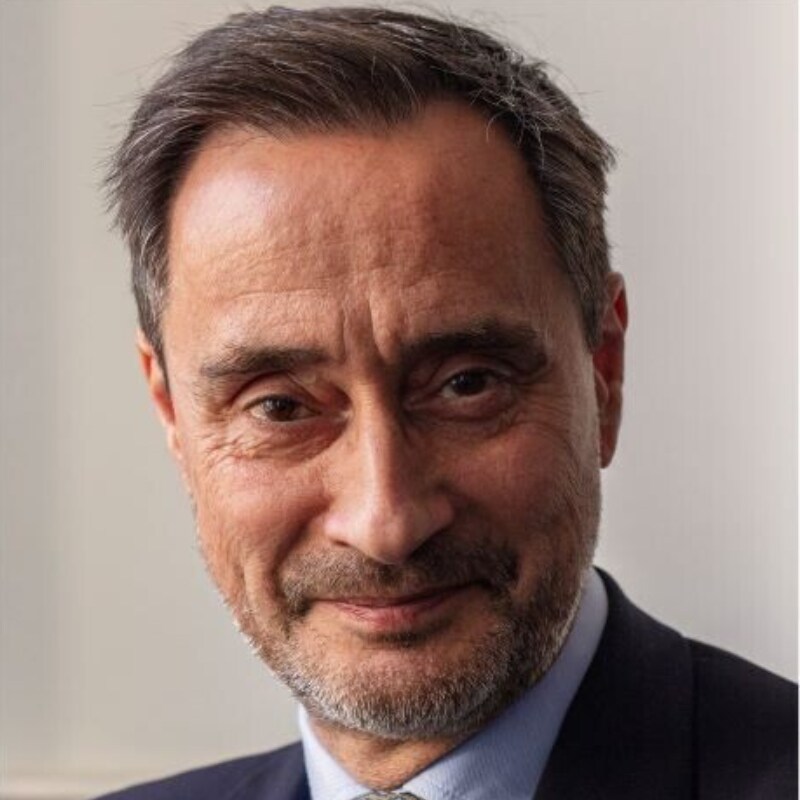 Sir Robin Niblett