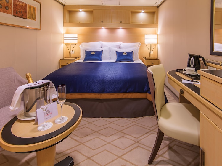 Britannia Inside on Queen Mary 2