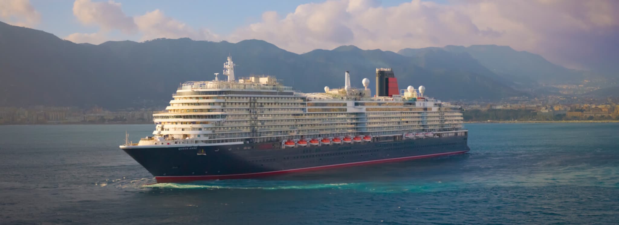 {"metadata_en_GB":{"alt-text":"Queen Anne during her sea trials after departing the Fincantieri Marghera shipyard in Venice "},"metadata_en_AU":{"alt-text":"Queen Anne during her sea trials after departing the Fincantieri Marghera shipyard in Venice "},"metadata_en_US":{"alt-text":"Queen Anne during her sea trials after departing the Fincantieri Marghera shipyard in Venice "}}